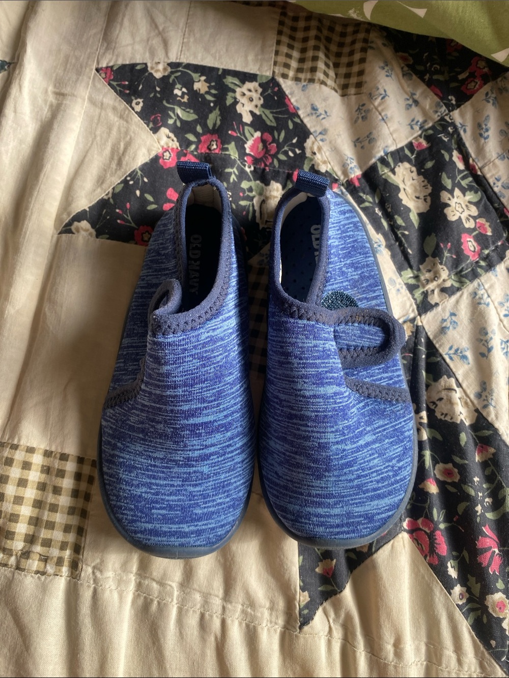 Kids Blue water shoes size 8